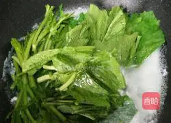 Illustration of how to make mustard green lean meat and egg soup 5