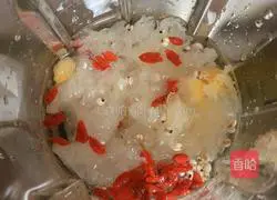 Illustration of how to make sweet potato, yam, barley and tremella soup 3