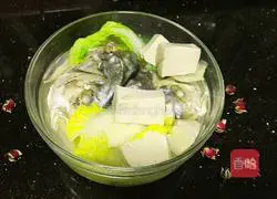 Illustration of how to make cabbage, tofu and fish head soup 9