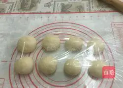 Illustration of how to make bean paste bread rolls 5
