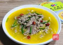 Illustration of how to make beef slices in sour soup 16