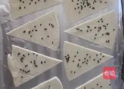 Illustration of how to make crispy cakes 5