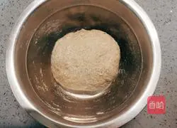 Illustration of how to make black whole wheat steamed buns 6