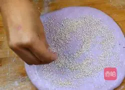 Illustration of how to make purple pot helmet 5