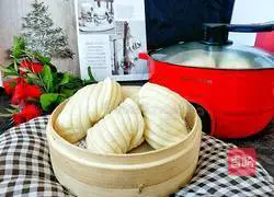 Illustration of how to make soft and delicious flower oil rolls 16