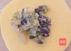 Pumpkin Illustration of how to make milk steamed buns 9