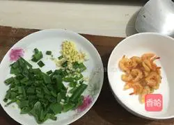 Illustration of how to make shrimp clear noodles 1