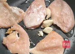 Illustration of how to make black pepper chicken breasts 3
