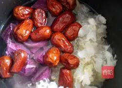 Illustration of how to make purple sweet potato and white fungus soup 5