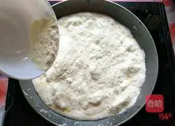 Recipe for Green Sauce Snowflake Cake Illustration 5