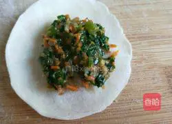 Illustration of how to make steamed dumplings, a specialty snack in old Beijing 8