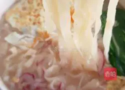 Illustration of hand-rolled radish noodles 11