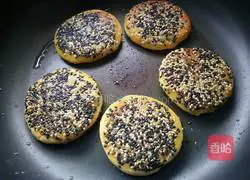 Illustration of how to make sweet potato bean paste cake 19