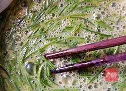 Illustration of how to make scrambled eggs in the mountains 2