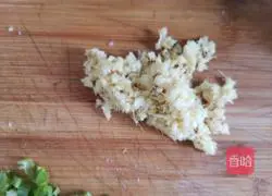 Illustration of how to make noodles with mushroom meat sauce 3