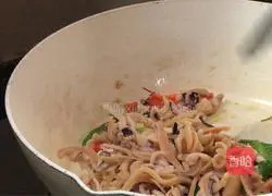 Illustration of how to make spicy fried squid 12