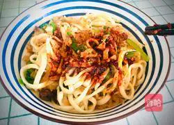 Illustration of how to make pickled cabbage and mutton noodles 11