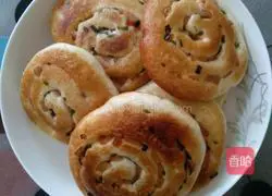 Illustration of how to make scallion pancakes 12