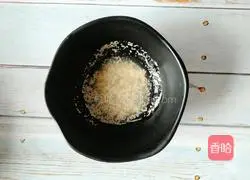 Illustration of how to make steamed buns with red dates and blossoms 2