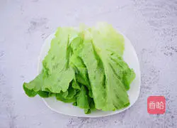 Illustration of how to make shrimp and pork wontons 14