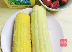 Illustration of how to make red date milk and corn soup 1