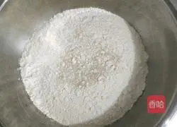 Illustration of how to make salt and pepper black sesame flower rolls 1