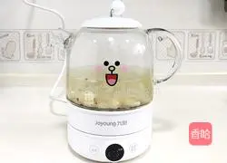 Illustration of how to make dragon fruit, white fungus and lotus seed soup 5