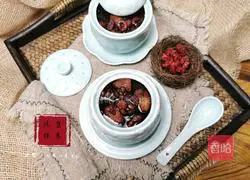 Illustration of how to make red bean, red date, taro and cranberry sugar water 11