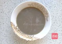 Illustration of how to make red dates and black bean soy milk 6