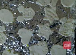 How to make chive soda crackers Illustration 15