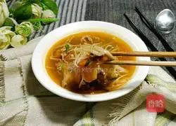 How to make enoki mushroom and tomato meat slices soup Illustration 12