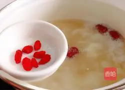 Recipe for Lily, Tremella, Lotus Seed and Pear Soup 6
