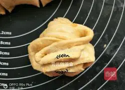 Illustration of how to make steamed sweet potato and coarse grain steamed rolls 10