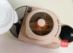 Illustration of how to make carrot and wolfberry soy milk 5