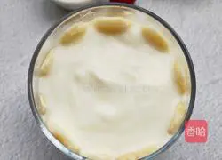 Illustration of how to make high-looking yogurt oatmeal cups 4