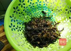 Illustration of how to cook three shredded pork 2