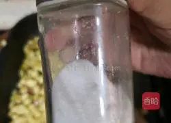 Illustration of how to make nutritious fried steamed buns 8