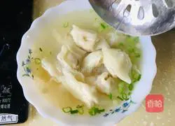 Illustration of how to make chicken wontons in clear soup 9