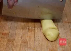 Illustration of how to make pumpkin sugar packets 3