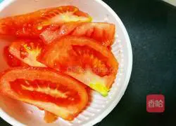 Illustration of how to make seaweed, tomato and tofu soup 3