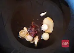 Illustration of how to make hot pot chicken noodle soup 7