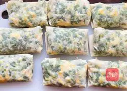 Illustration of how to make shrimp and leek box 6