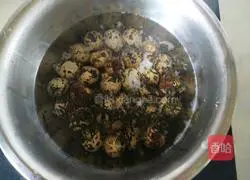 Illustration of how to make spiced quail eggs 7