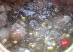 Soybean and pig trotters soup recipe 6