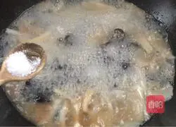 Oyster Mushroom and Egg Soup Practice illustration 12