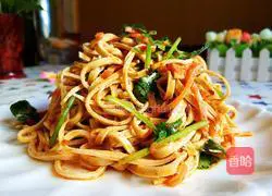 Illustration of how to make sesame paste mixed with tofu skin 1