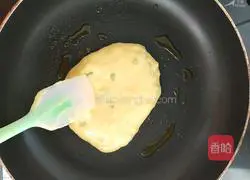 Illustration of how to make meat floss and egg pancakes for baby food supplement 9