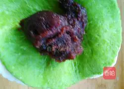 Illustration of how to smile with fancy pastries 5