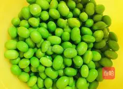 Illustration of how to make edamame soy milk 3