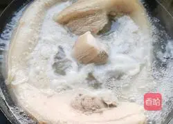 Illustration of how to make braised pork 1